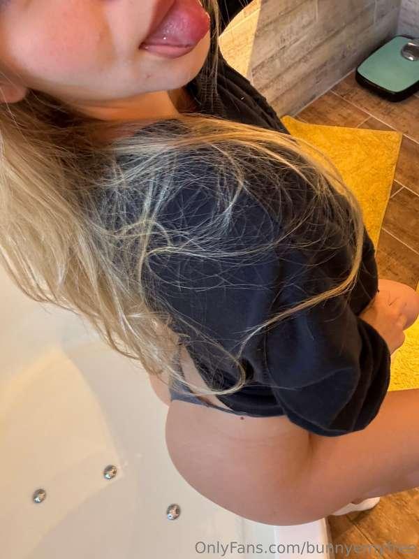 my butt looks tempting, doesn't it? 😋 message me here: @bunn..