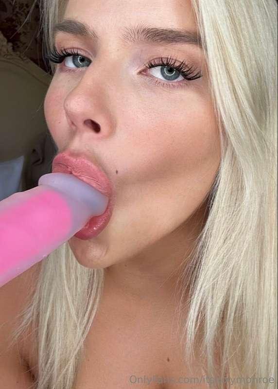 I want to suck your hard cock…