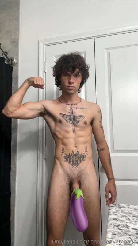 Sending this pic uncensored to the first 200 people who like..