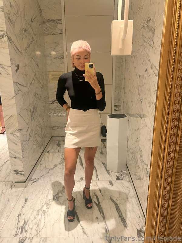 I just moved!! Excited to see content from my new place? 😊
