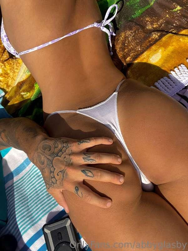 Grab my ass like this please