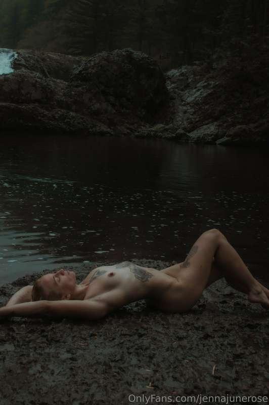 So weird seeing old nudie judies before other piercings and ..