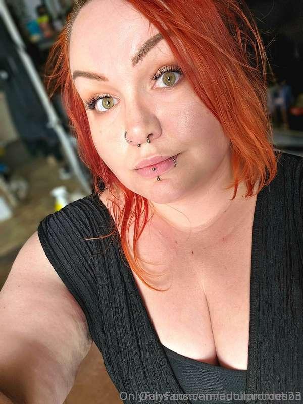 @autumntides23  Curvy red head alternative. Booty, Nudes, Fl..