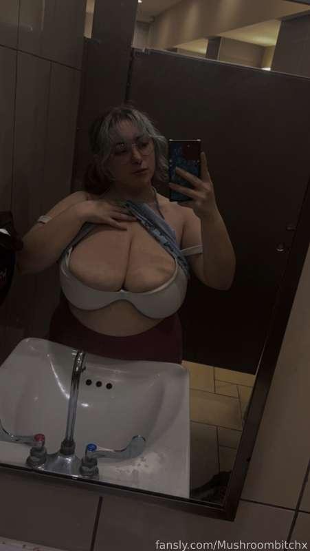 mushroombitchx image #3
