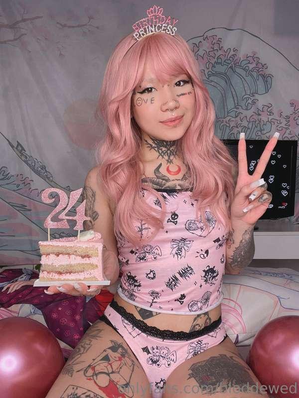 happy 24 for me 🥳🎂
tip here if you want to give me a bday gi..
