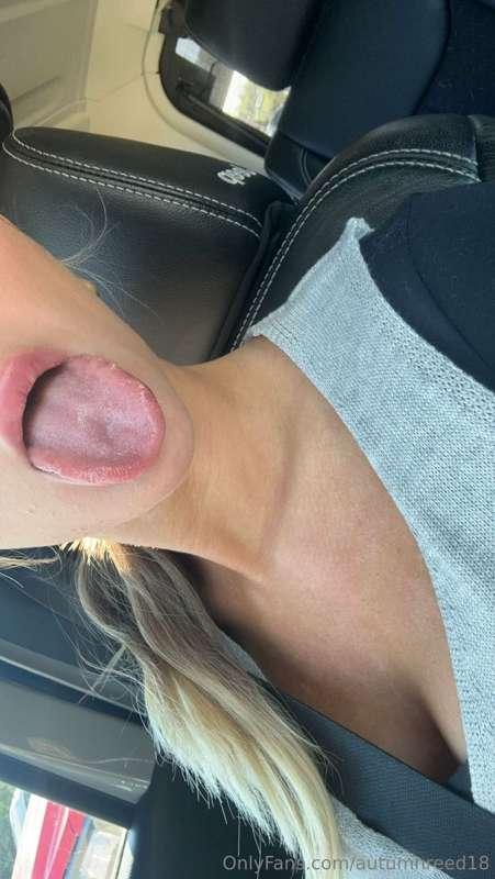 Come suck my naughty tongue