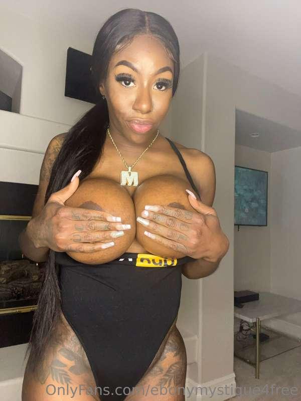 Ready for our Sexy dress try on LIVE tonight? 
Let’s go for ..