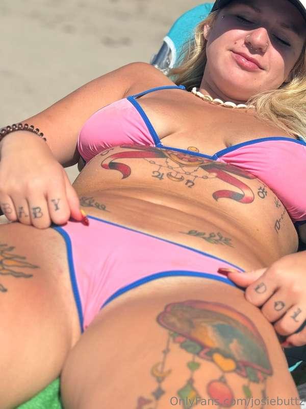 Labor Day beach day 😘 love this tinibikini and all the looks..