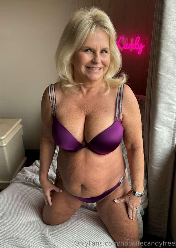 💥💥Time to join me on my VIP page @hotwifecandy  tons of naug..