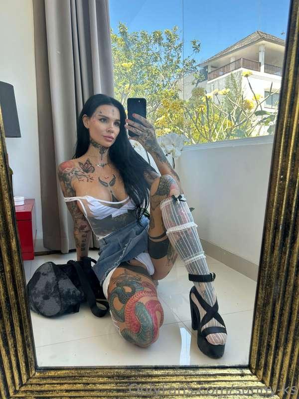 Start a new week with me and you will be happy😈🥰