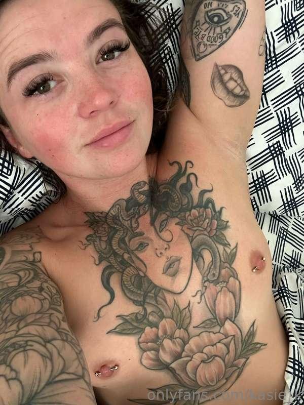 Afternoon snuggles anyone?