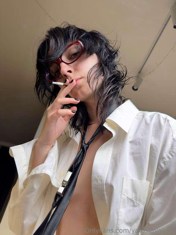 Do you think it's sexy when a girl smokes or not?I don't usu..