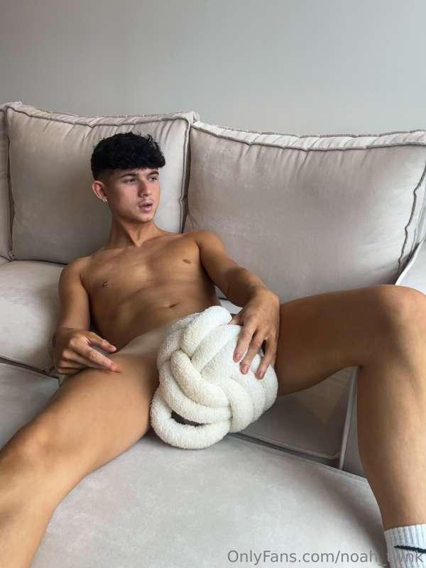 Are you a bottom or top?😋