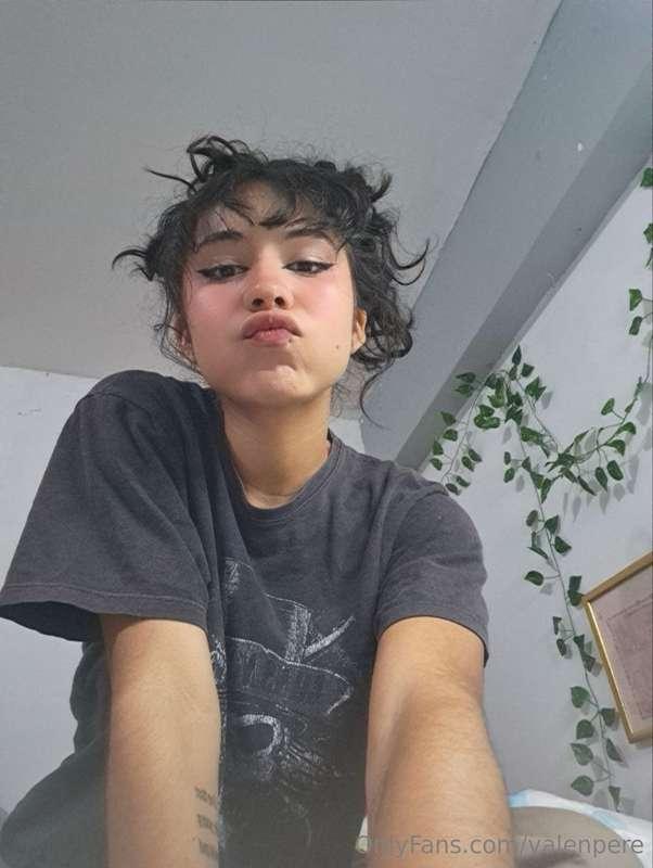 Would you like to talk and have fun with me😏? Cum to me and ..