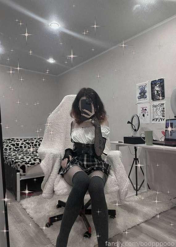 （╹◡╹）♡

#legsfetish #fyp #stockings #kneesocks #collegegirl #egirl #cutie #babygirl 