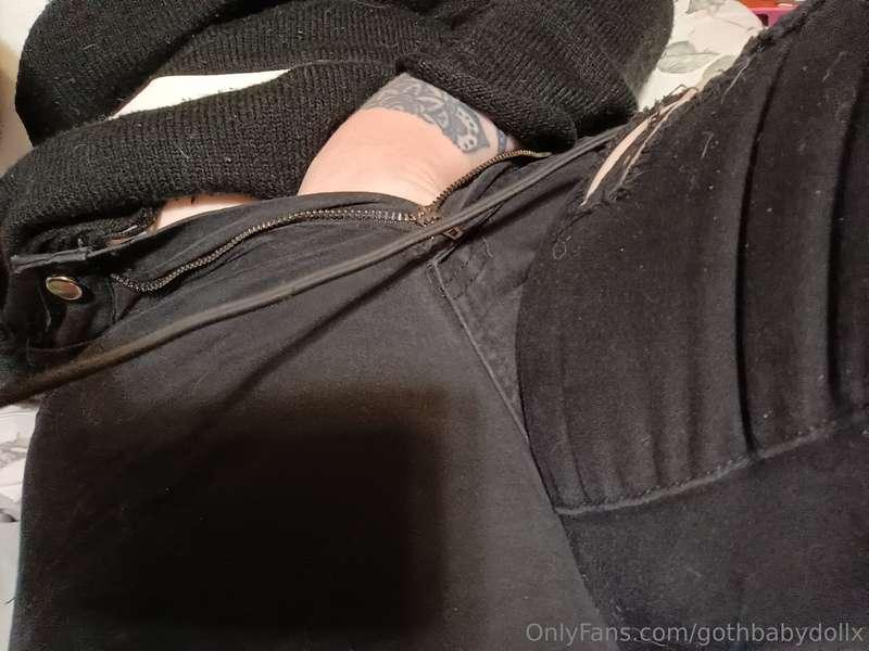 Can you send a hand? Or maybe a few fingers? 💋 