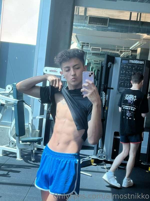 hehe hi boys :)