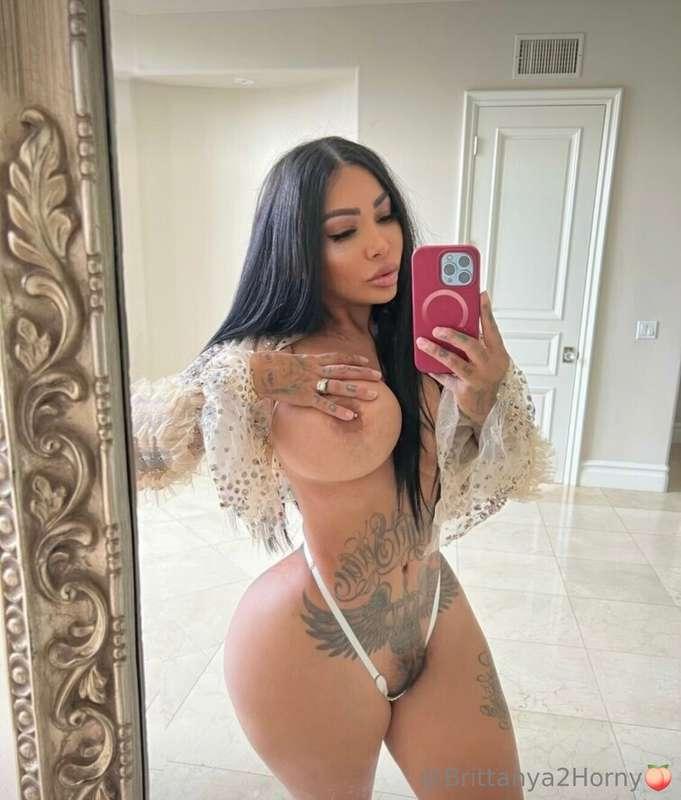 LIKE💙 if I should move my hand 🙈https://onlyfans.com/SeeBrit..