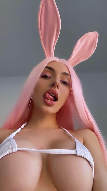 ur lil horny bunny 💕 happy easter my bfs and gfs xx