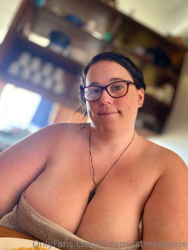 Brekky in a towel , don’t mind if I do 

Xoxo

ChubbyHubby
