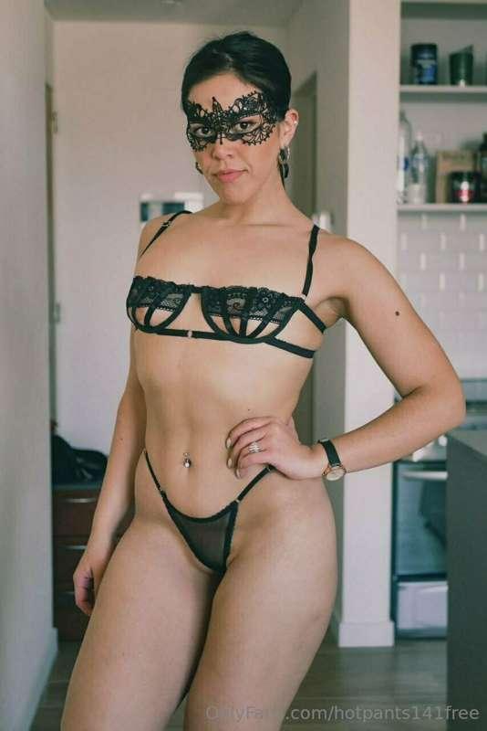 (24) 🔥@Emmaoficial 🔥

  Once you try me you won't be able to..