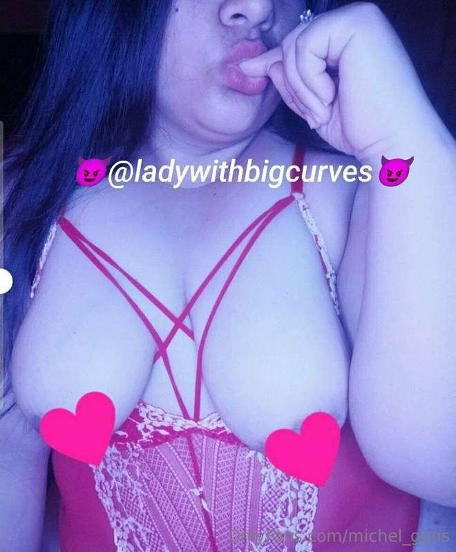 @ladywithbigcurves😈