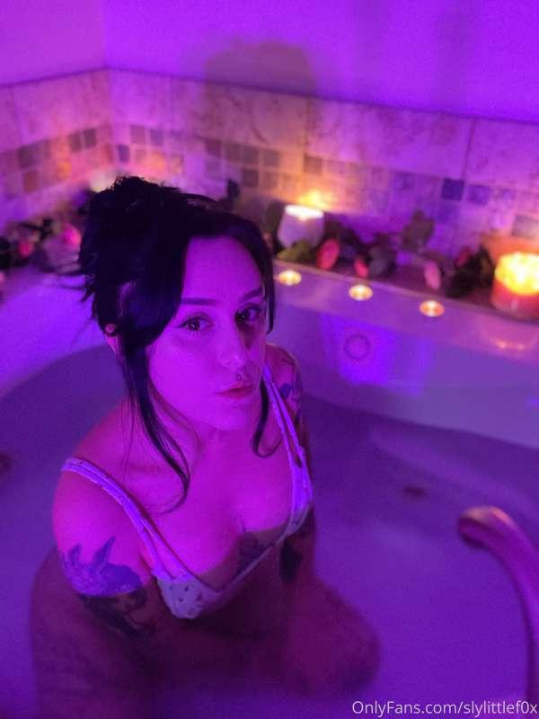 I spontaneously shot a bathtub set and the lighting changed ..