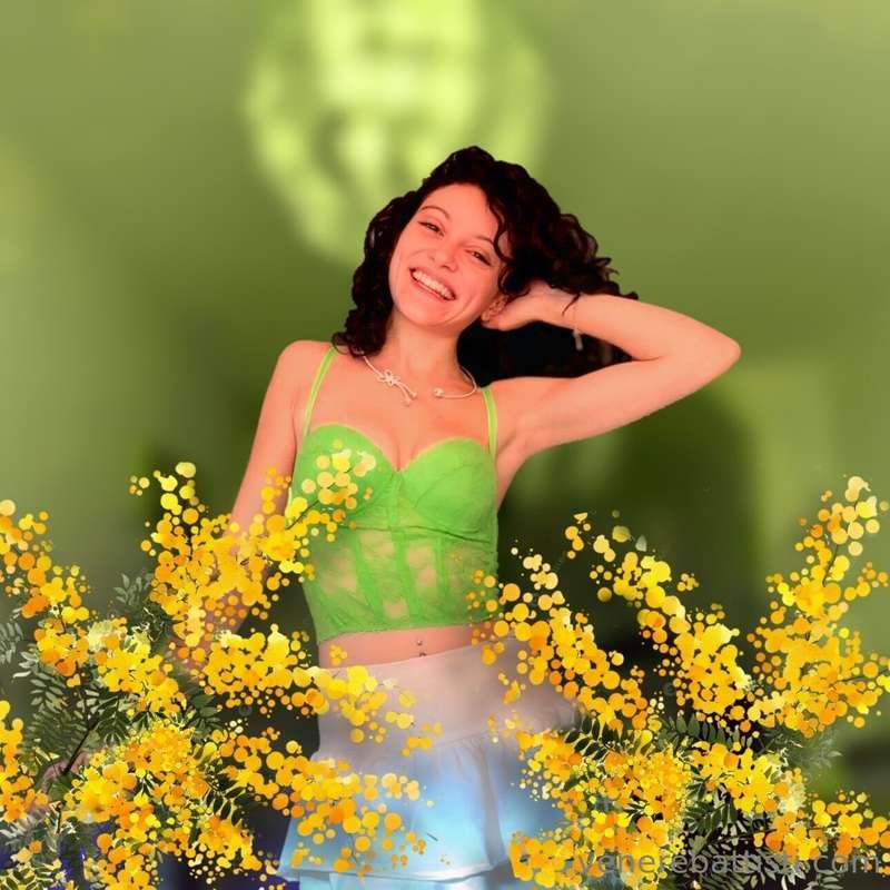 Me la regali una mimosa? 🤭Per la festa della donna sono curi..