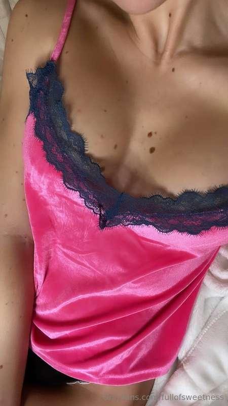 Tu viens t'amuser avec moi ce soir ?😋 Je t'attends en privé.