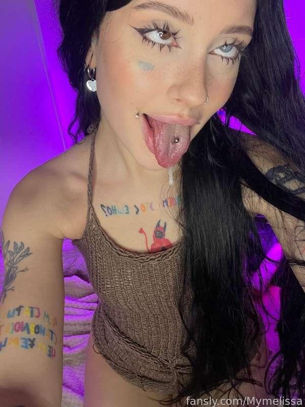 the sloppiest ahegao is the best




#tongue #pierced #ahegao #spit #saliva #cute #brunette #teen #18 #daddysgirl #egirl