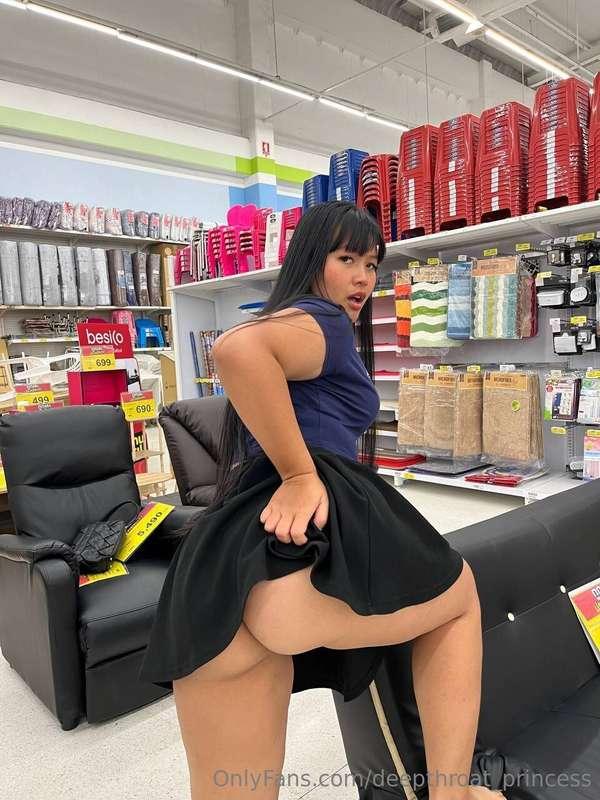 Which sofa do you prefer? 😈💕