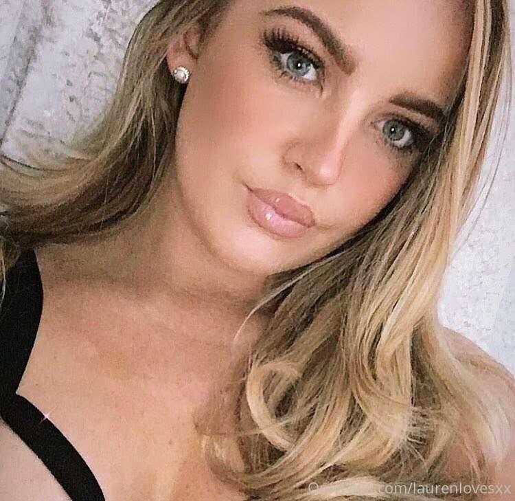Good morning 💋💋💋 tip and I’ll send nudes
