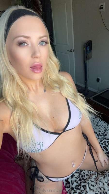 I just made my nastiest video ever… come watch me get destro..