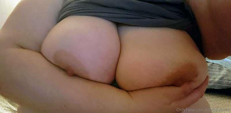 Underneath the shirt... 😋