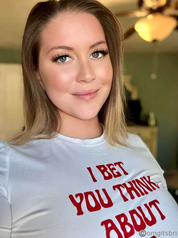 My legs are open for you in DMs 😏💌