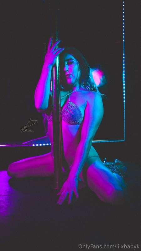 😈