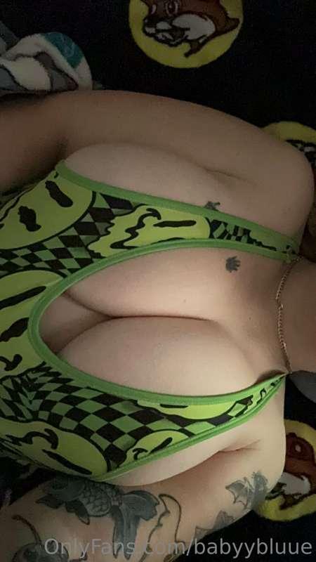 Waking up horny and no one to help me ):