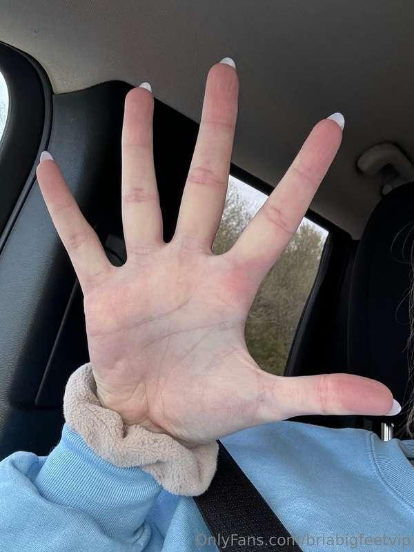 what color should I get my nails done today? 💅🏻