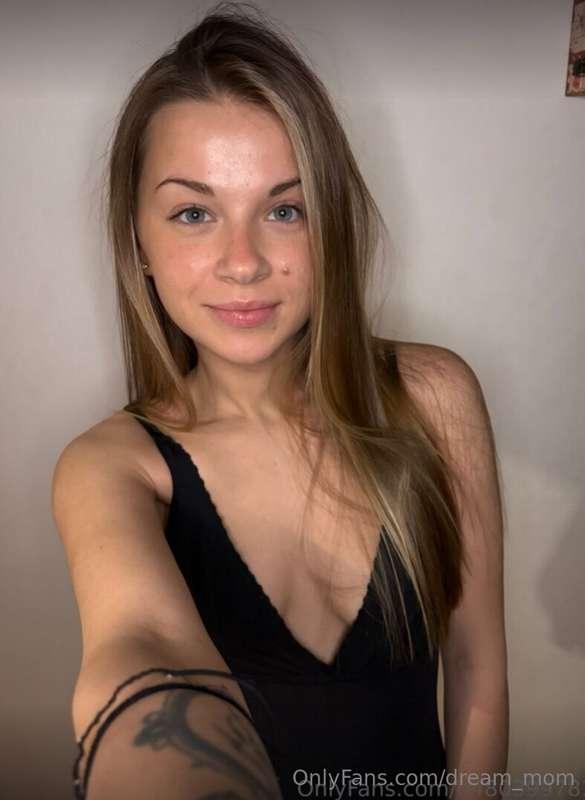🔥 𝐅𝐑𝐄𝐄𝐄 𝐒𝐔𝐁𝐒𝐂𝐑𝐈𝐏𝐓𝐈𝐎𝐍 🔥 @helen.rey 🔥@helen.rey loves cocks of..