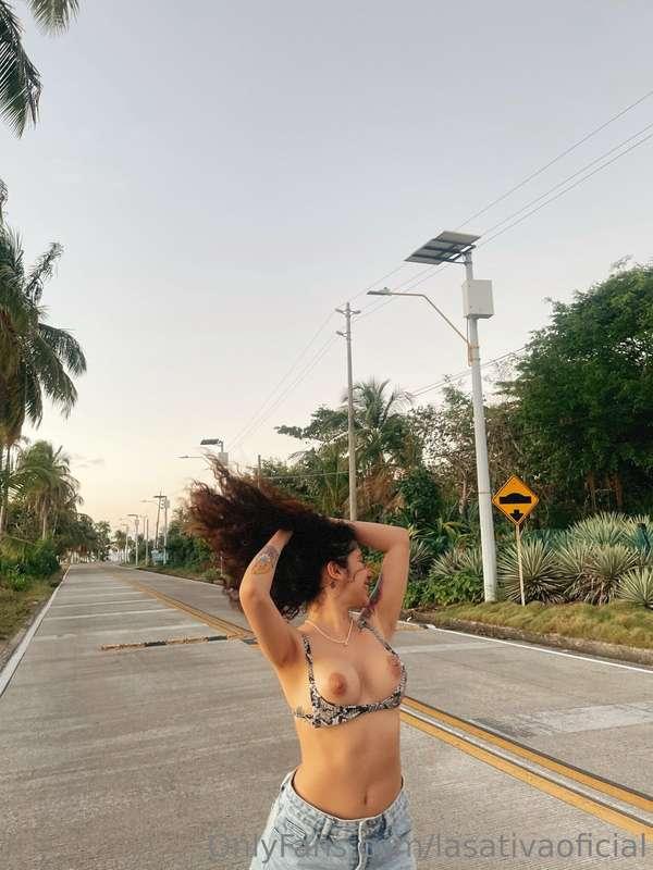 Hola a toda mi comunidad de ONLY💕😍. Estoy tan feliz de estar..