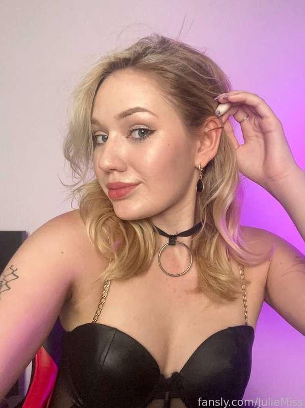 Your support is important to continue making your dick happy every day! 🥰 A tip from you always makes me happy and makes me smile! 😃 @JulieMiss 

#roleplay #sexting #dickrate #custom  #fetishes #kinks #bigtits #videocalls #nudes