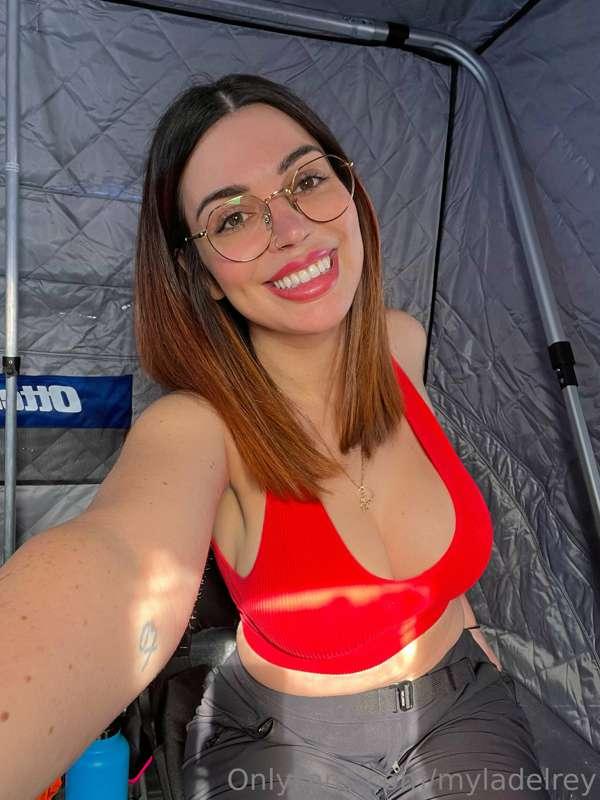 I think I would look prettier with your cum on my face 😏💦
