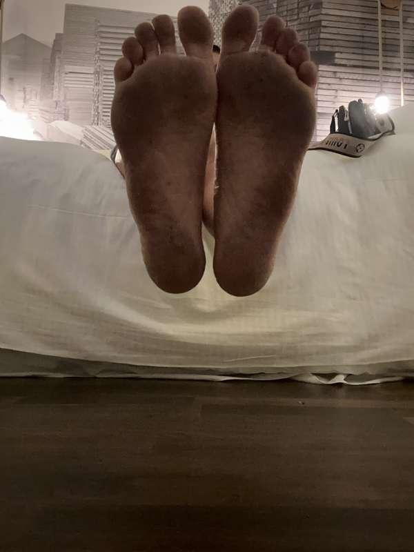 My feet got so dirty!!!!!!!