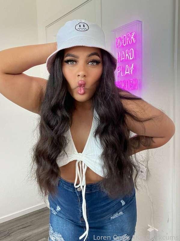 onyxcums image #0