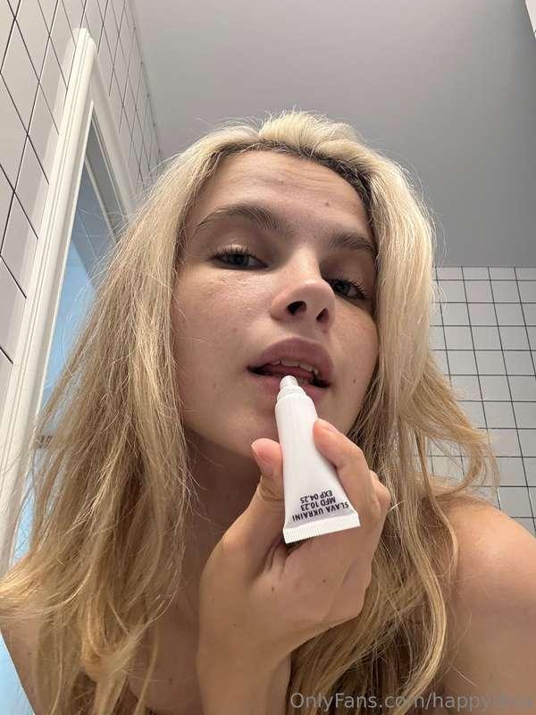Lip moisturizing is not just a cosmetic procedure, but an es..
