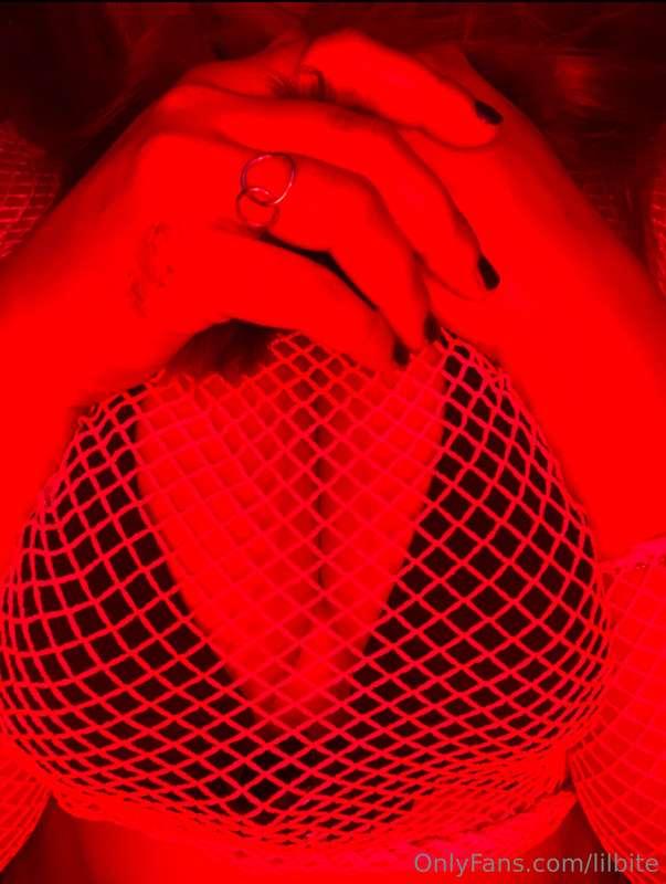 Happy Valentine’s Day darlings 💜 so happy to be here another..