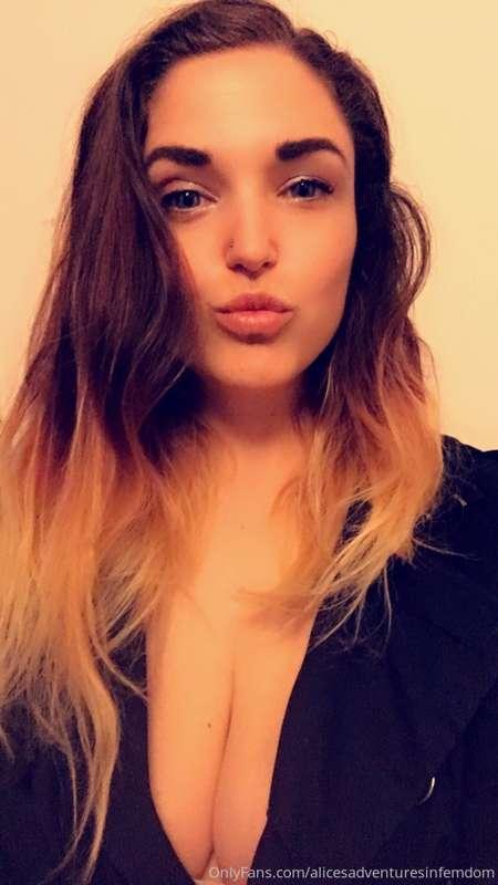 alicesadventuresinfemdom image #0