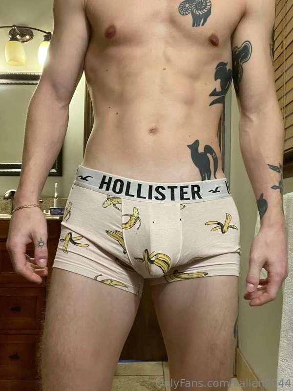 Look at that banana 🍌 more on my other page

https://onlyfan..