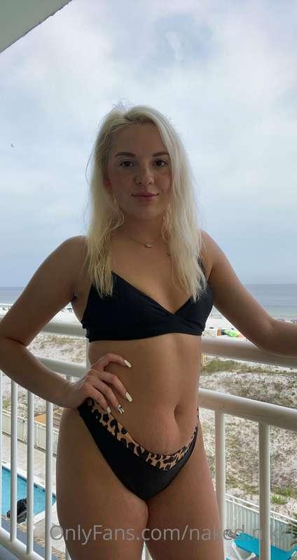 I just wanna be at the beach. 😑