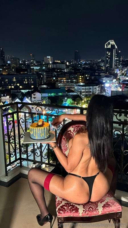 cake, candles & a whole lot of gratitude 🫶 happy me day 🎈